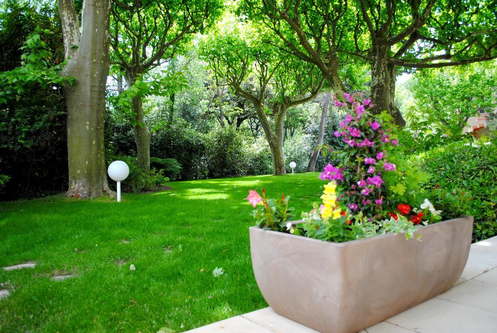 ז'יגונדס Societe Hoteliere De Montmirail מראה חיצוני תמונה